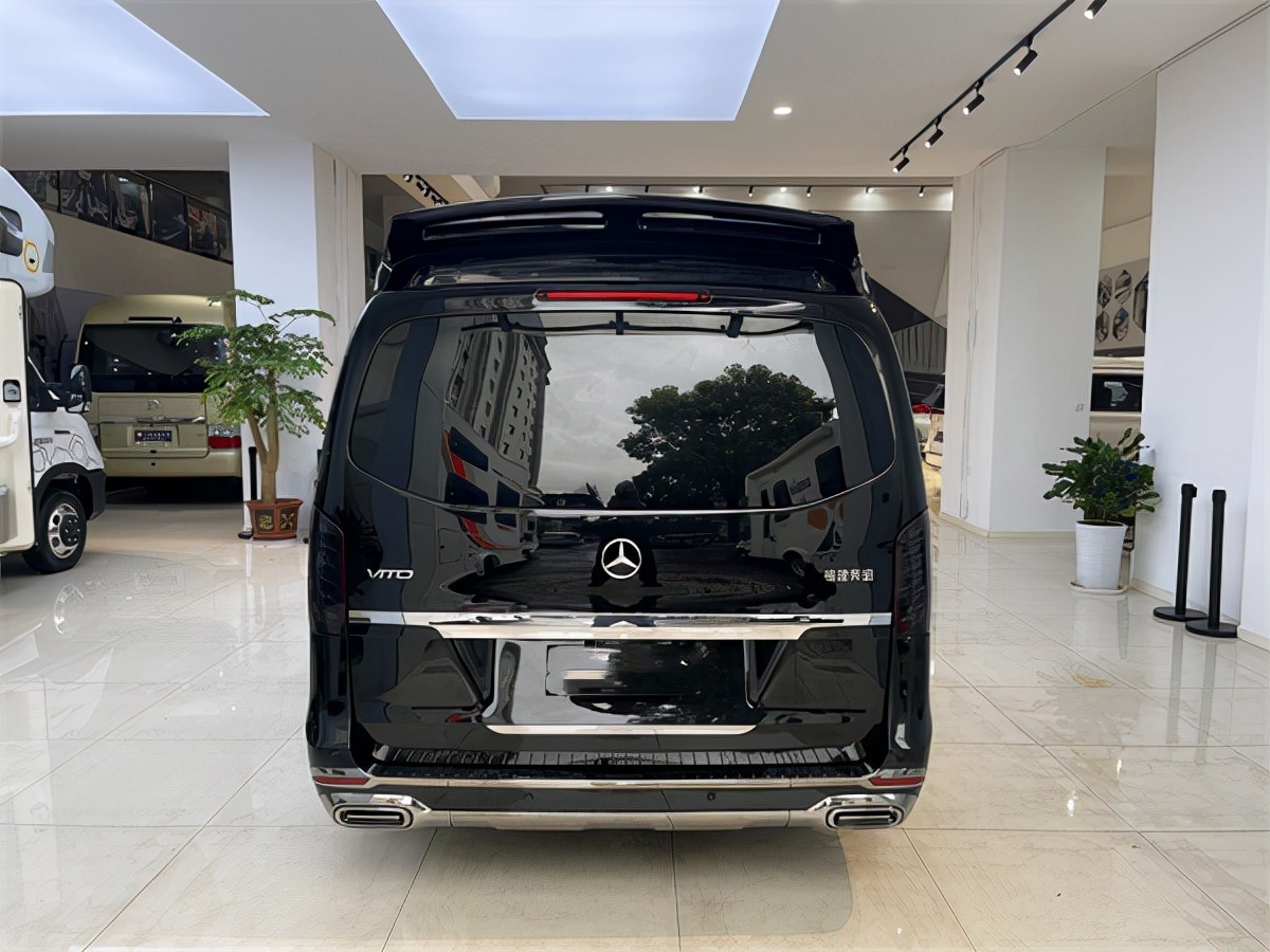 奔驰威霆高顶商务车现车现车实拍解读