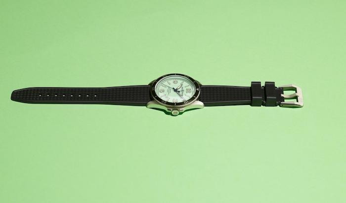 Bell & Ross BR V2-92 FULL LUM潜水表