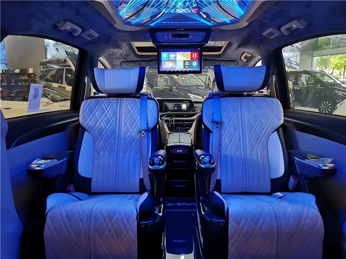 别克gl8定制改装商务几万块霸气变身