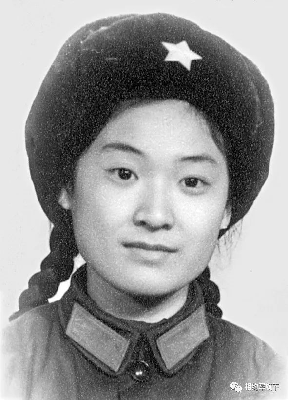 黄莉莉(赵宏):中南海里幸福快乐的臭美妞