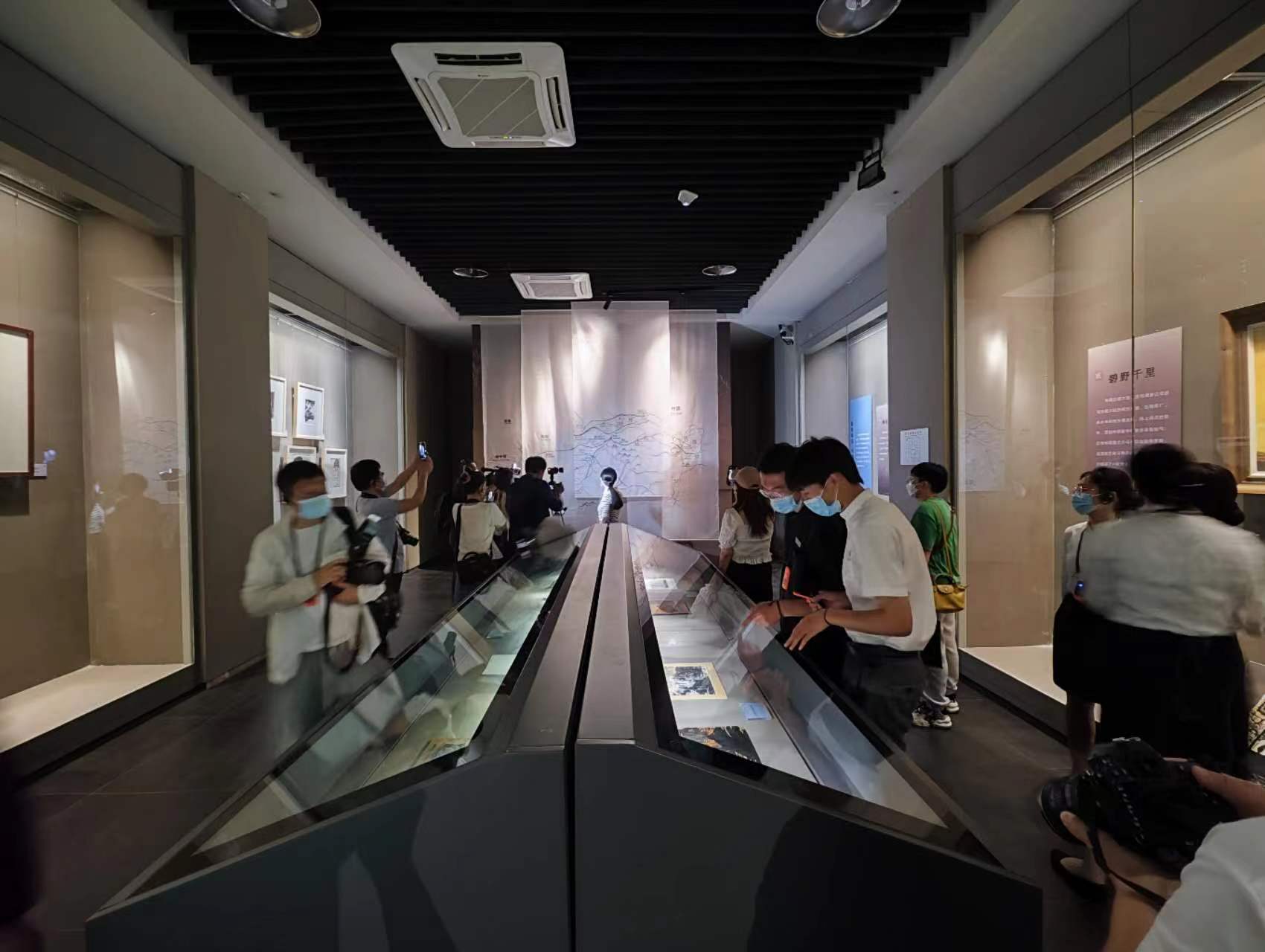 “丝路遐想--戈沙丝绸之路艺术作品展”西安博物院展出