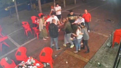 唐山打人事件报警者回怼键盘侠：如果发生在身边人身上 他们应该不会只会敲键盘吧