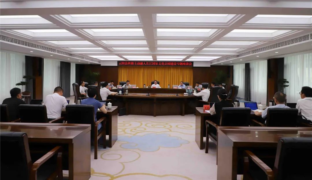 县委副书记韦纯友,县委常委,县委办公室主任杨志奇,县委常委,宣传部