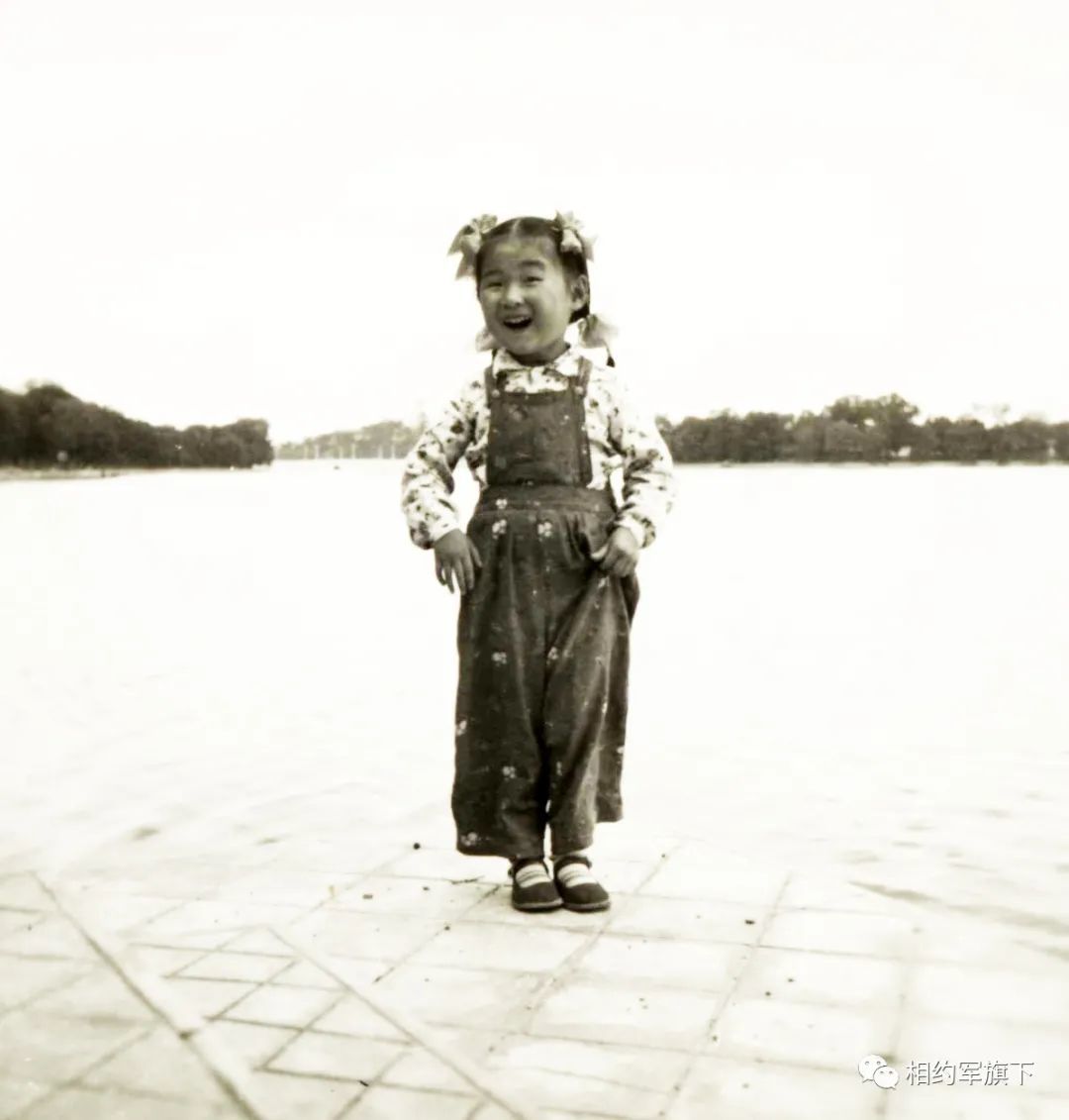 黄莉莉(赵宏):中南海里幸福快乐的臭美妞