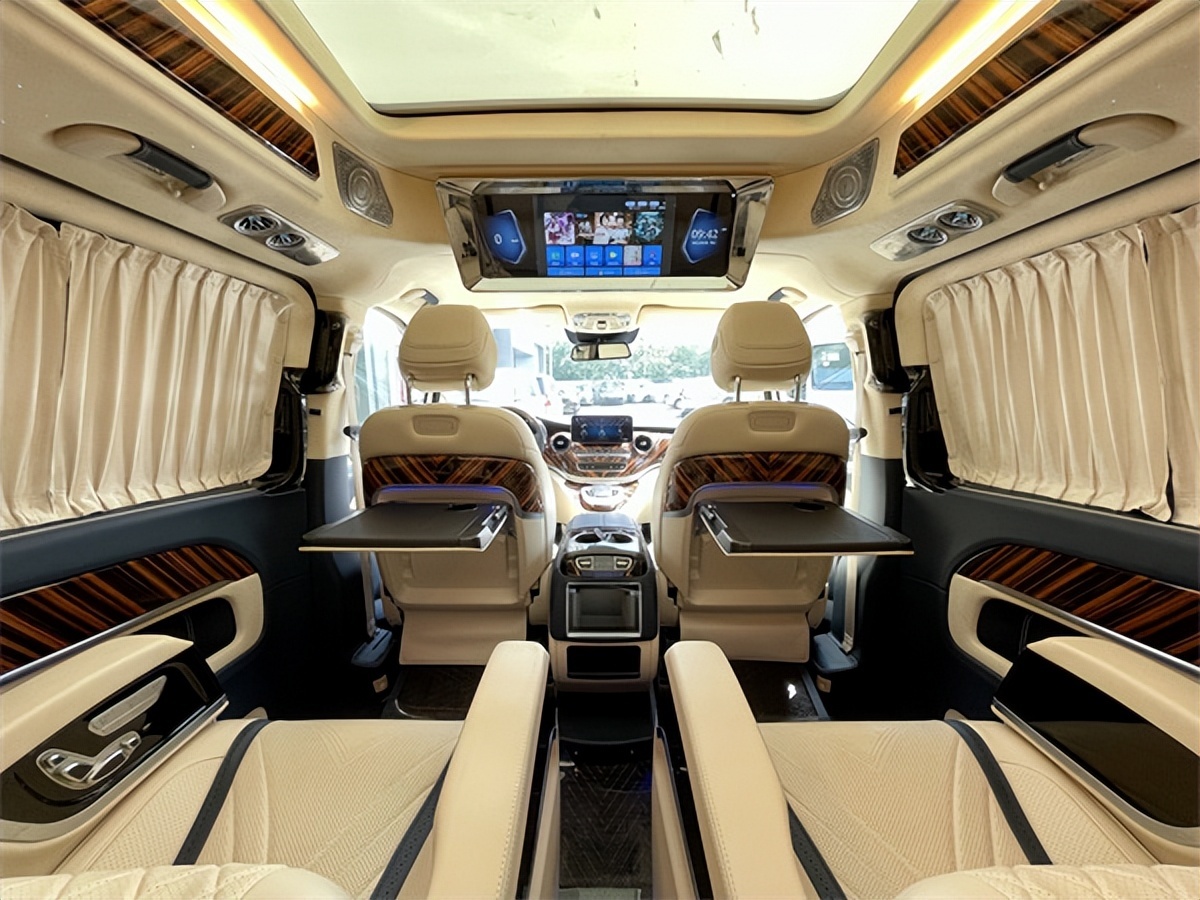 奔驰V260L高顶改装商务车，‘静谧之路’方案彰显贵族品质