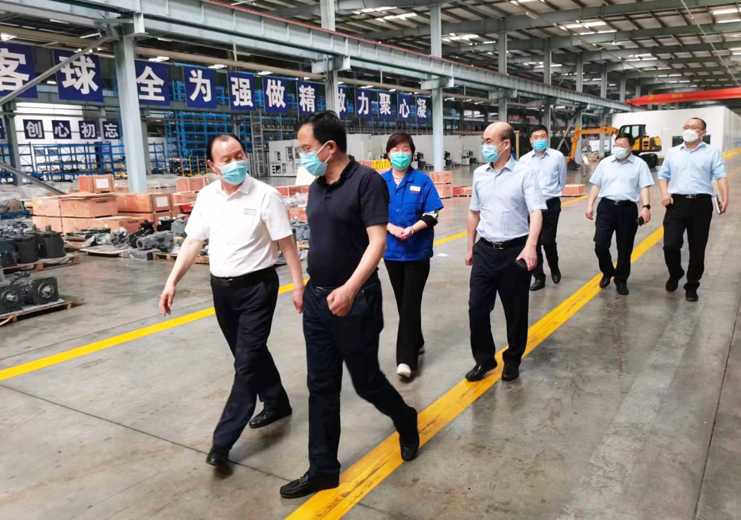 济宁银行开展金融服务进万企助企攀登解难题躬耕活动