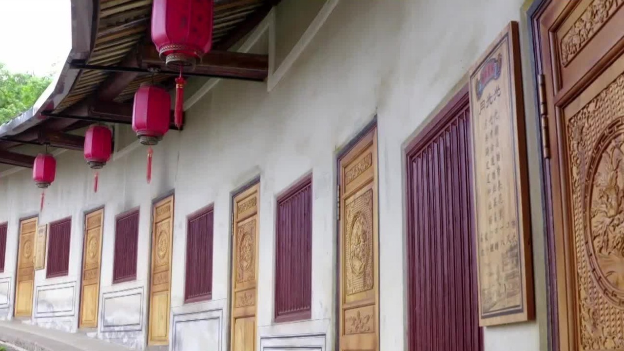 围龙屋正慢慢被改造成极具客家风情的民宿，焕发出新的生机