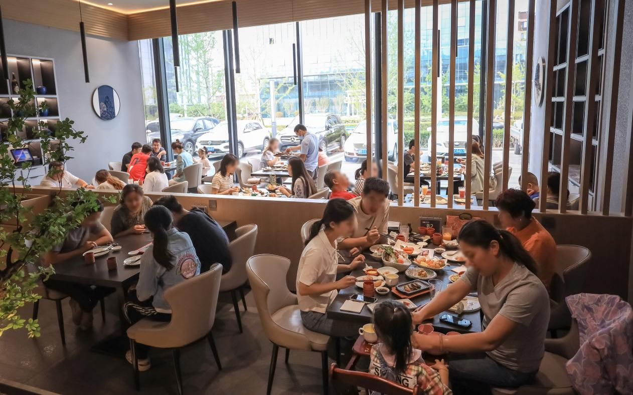 城阳流量头条 | 青岛首条太古里风情商街今日开街，福利集结抢不停！