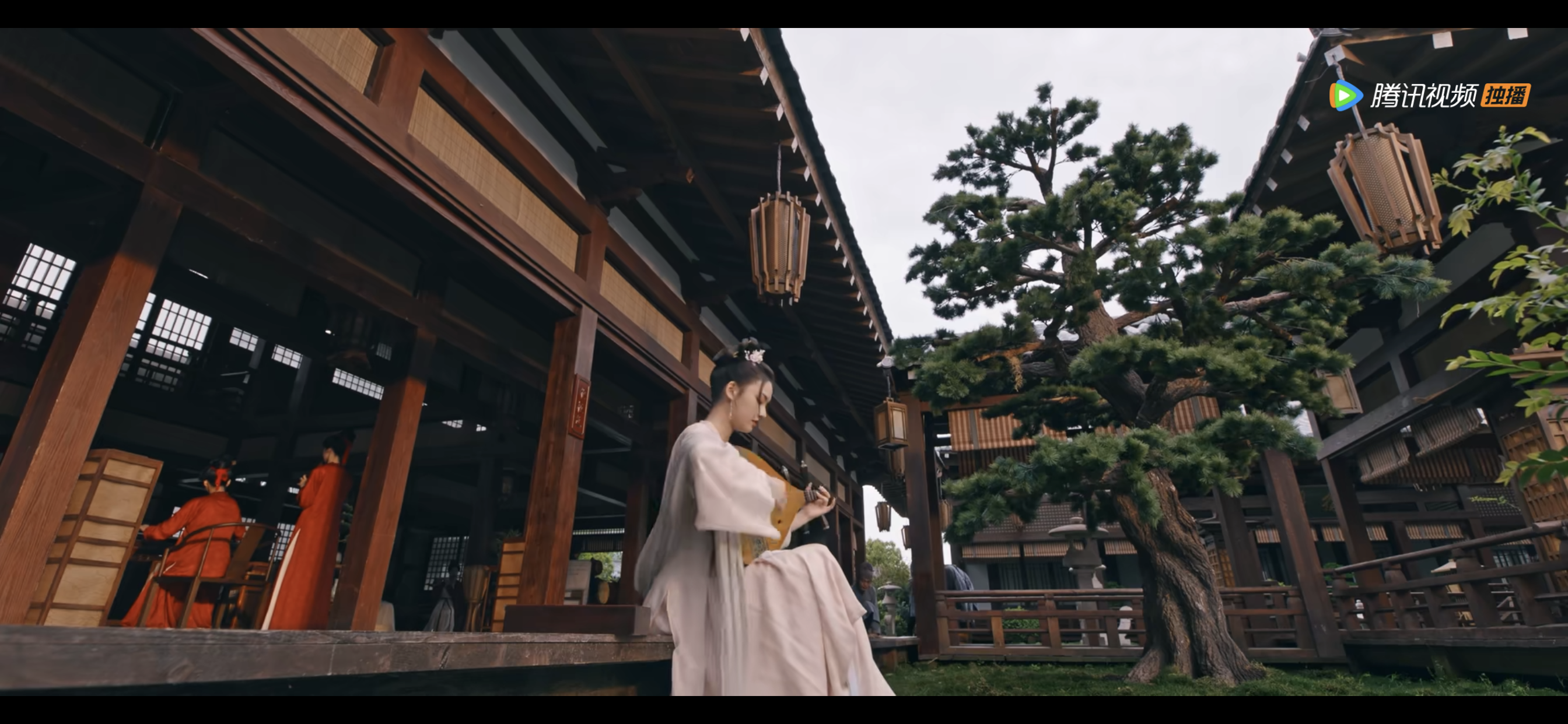 林允饰演的琵琶女宋引章