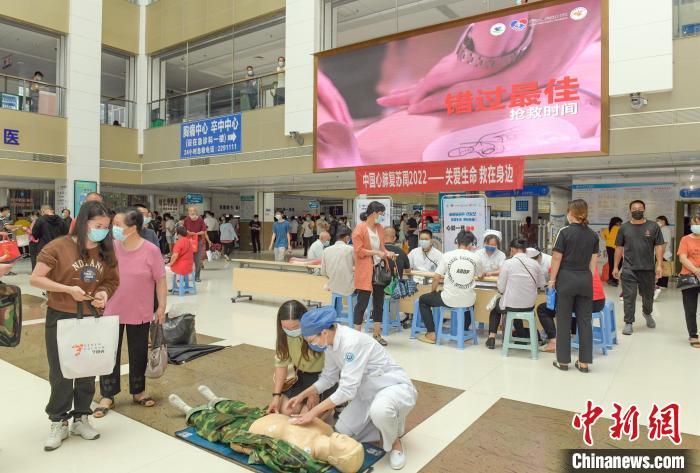 图为宣教活动现场。 陈建飞 摄