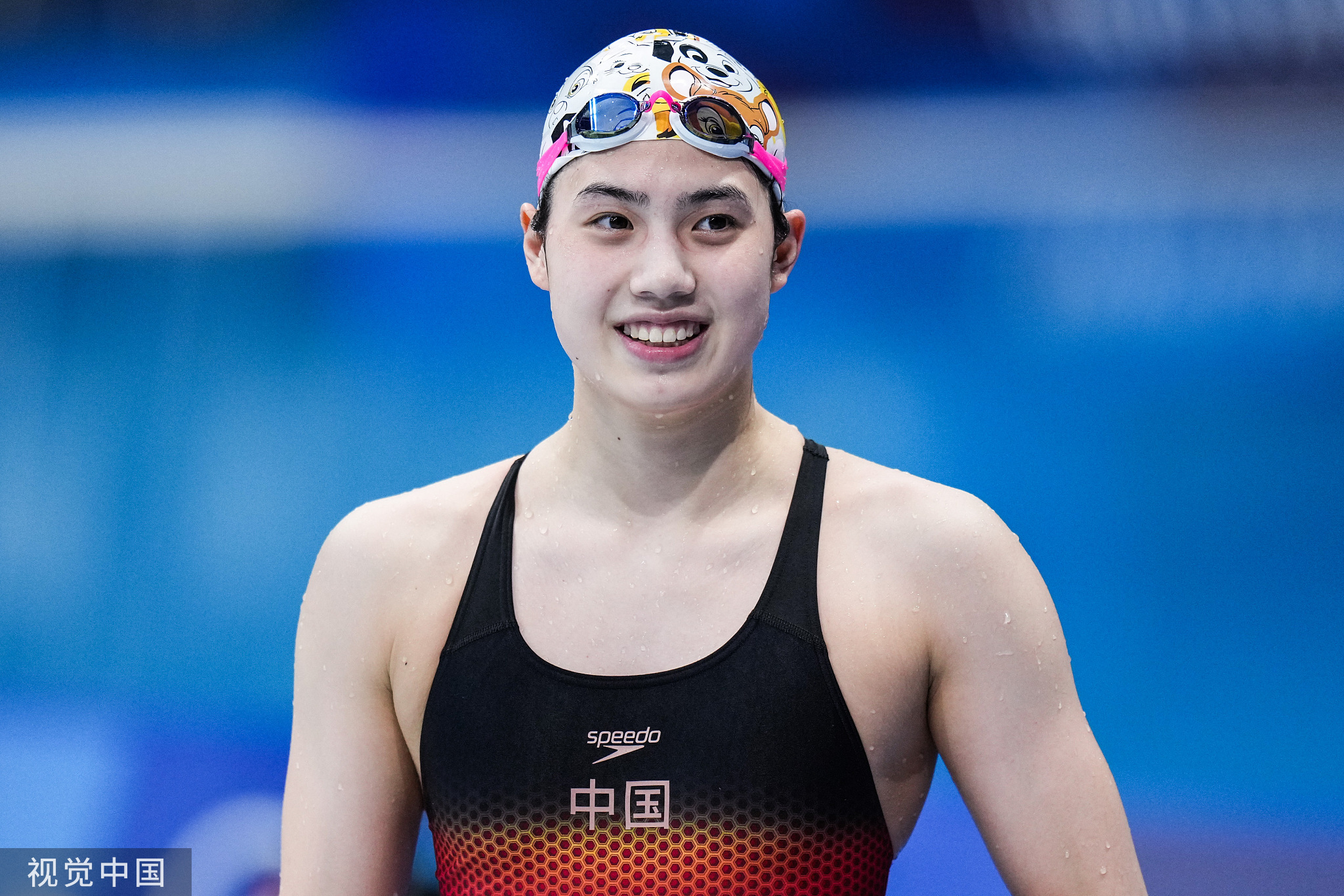 第13金！张雨霏女子200米蝶泳夺冠，刷新奥运纪录！_中国