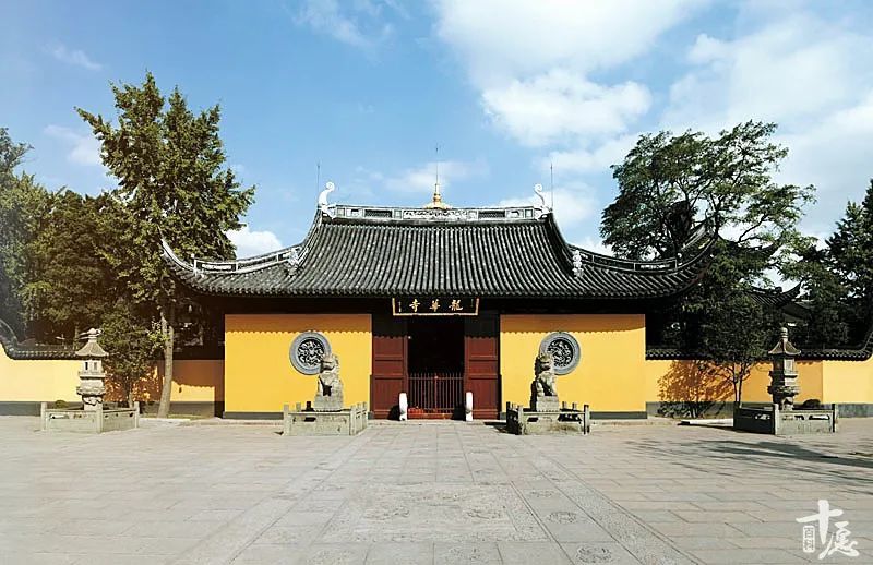 龙华寺山门