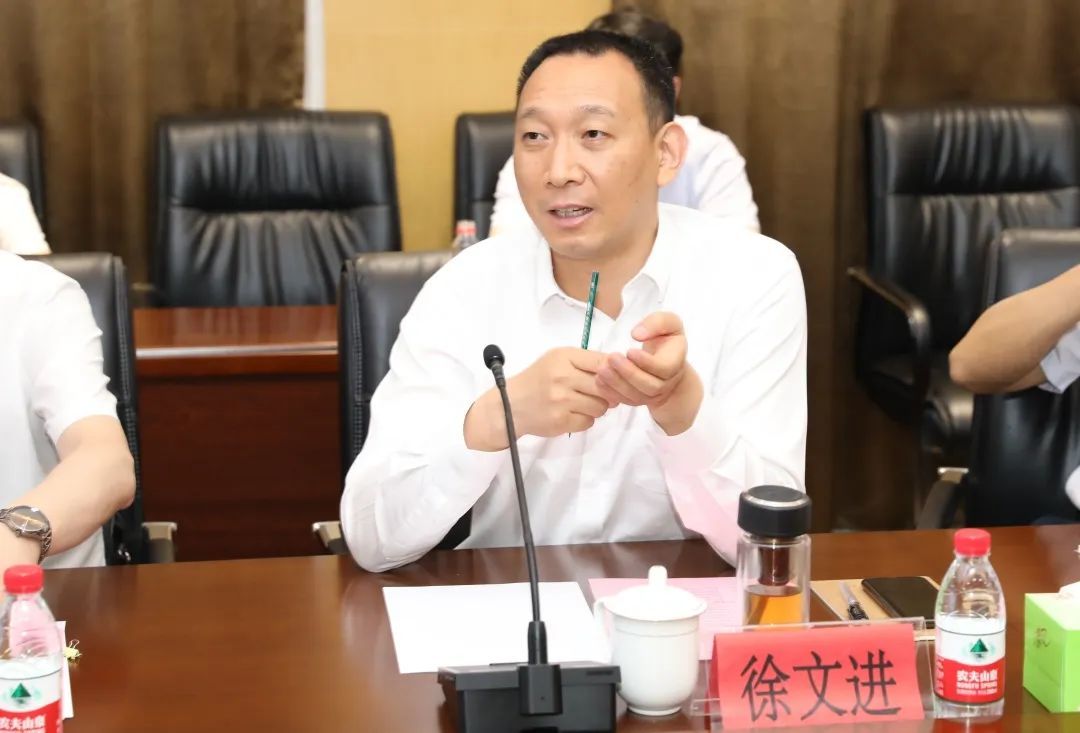 聚焦智改数转泰州市副市长徐文进调研扬子江药业集团