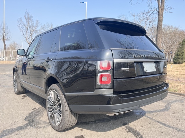 2022款路虎揽胜行政报价最低1088万起