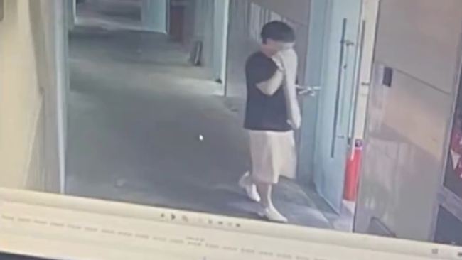江南大学一男生进女浴室偷拍超1小时？校方回应_凤凰网