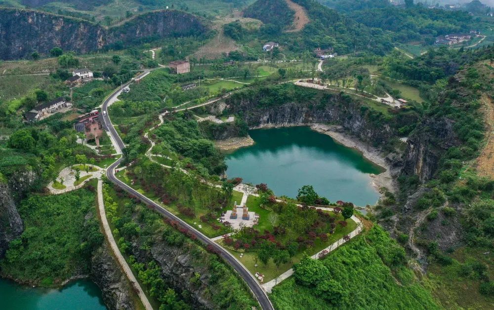 6月2日,渝北區銅鑼山礦山公園的美景. 鄭宇 攝/視覺重慶