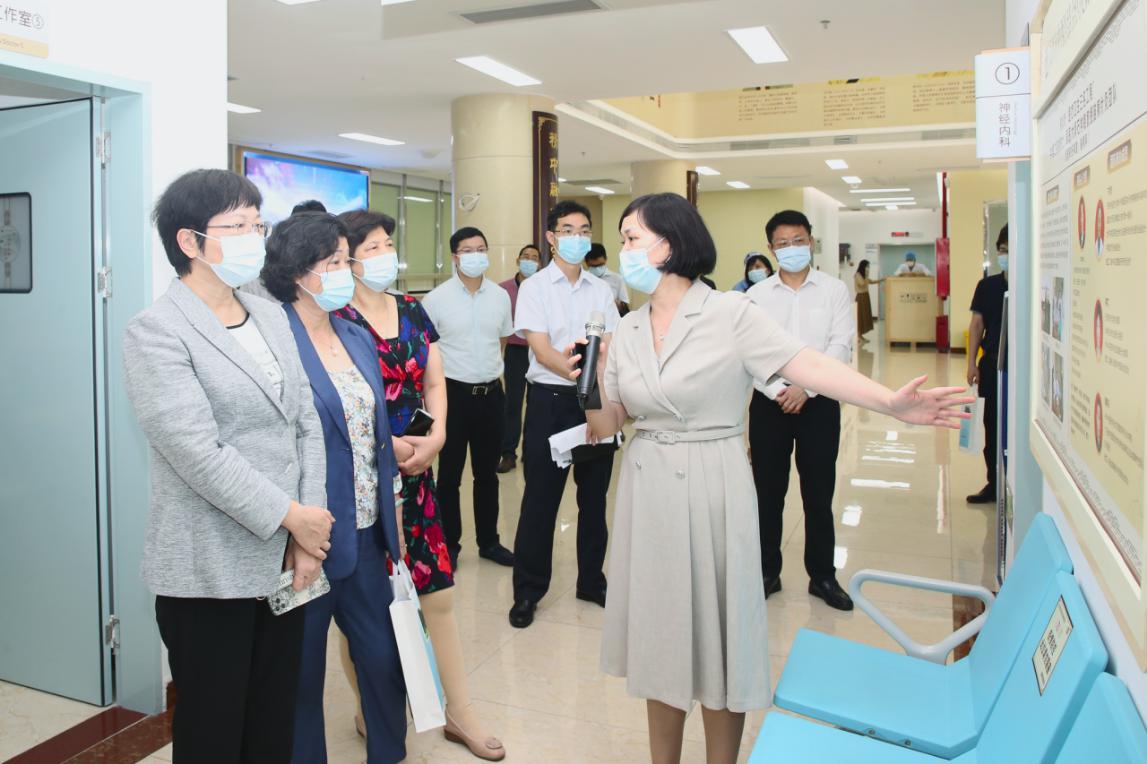 市人大一级巡视员郭雨蓉率队到深圳市中西医结合医院象山社区医院调研