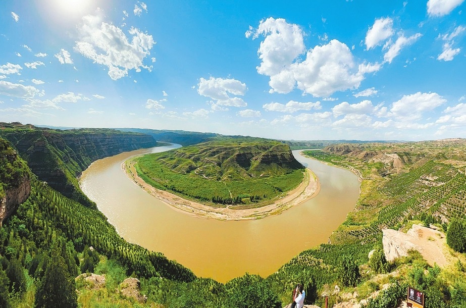 近年来,永和县加大投入建设黄河一号旅游公路,"0km"标志文化驿站,打造
