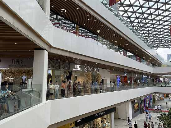 湖南邵东:干部入企业排忧解难 缤纷环球城如期开业