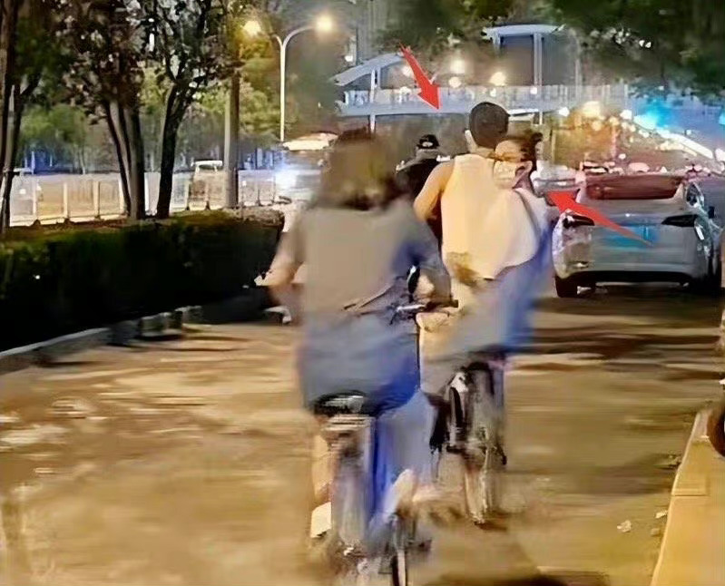刘雯井柏然现身同一酒店被拍 此前曾被偶遇两人深夜骑车疑似恋爱