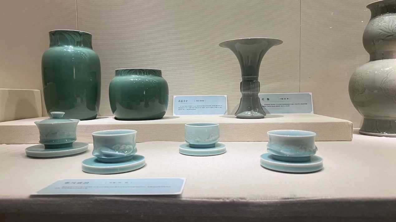 天下龙泉龙泉青瓷61宝剑传承与创新展在信阳博物馆开展
