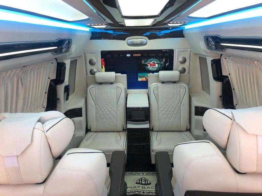 奔驰迈巴赫vs680l商务车内外空间解读