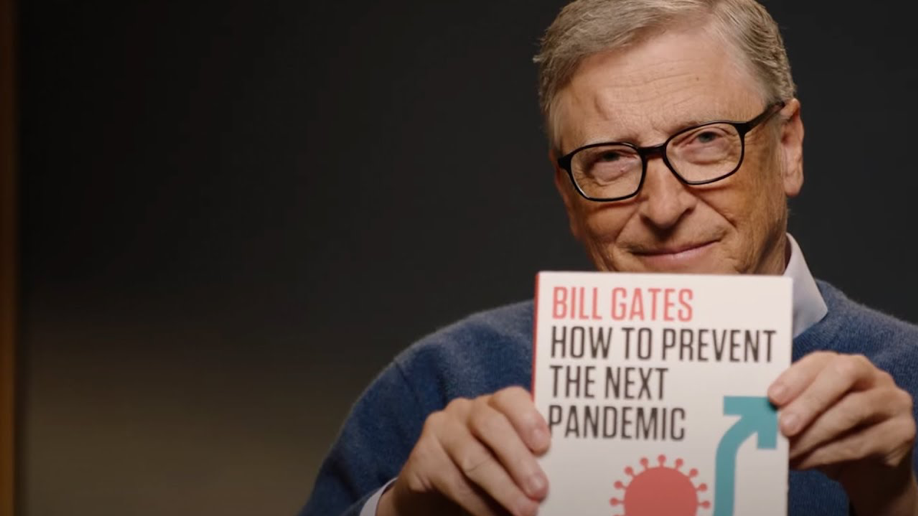 今年2月，比尔·盖茨在知名视频网站上推广即将发布的新书《如何预防下一次大流行》。该视频播放量已超过700万次。图片来源：比尔·盖茨官方账号。