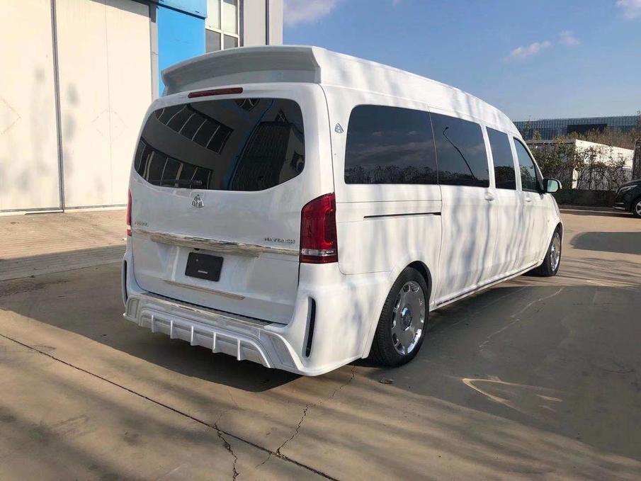 奔驰迈巴赫vs680l商务车内外空间解读