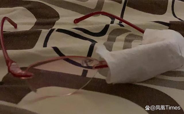 取不出钱的60天:有人失明、有人痛哭、有人放弃了病危的母亲