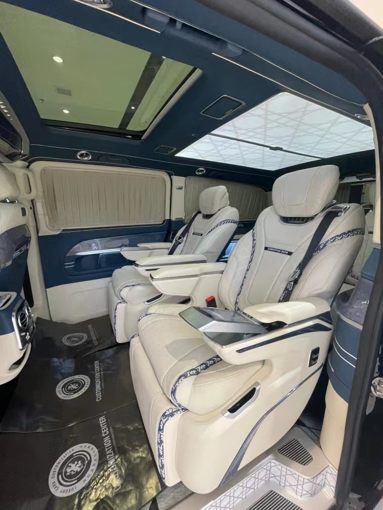 奔驰V260L与迪奥跨界合作首款商务车裸车60多万直接涨到100多万