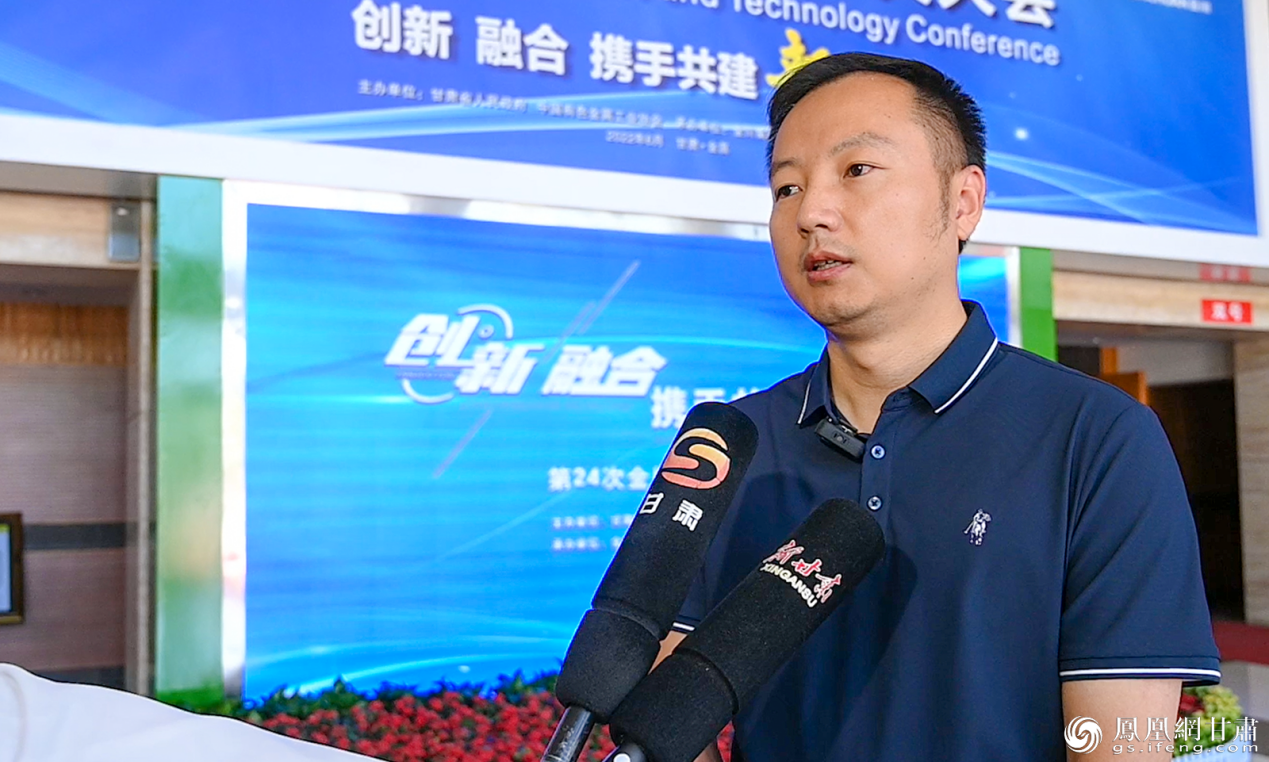 上官祖荫说，金川集团与中国联通将开展多方面的合作。李德宇 摄