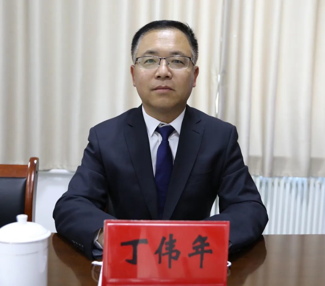 金昌市住建局副局长丁伟年