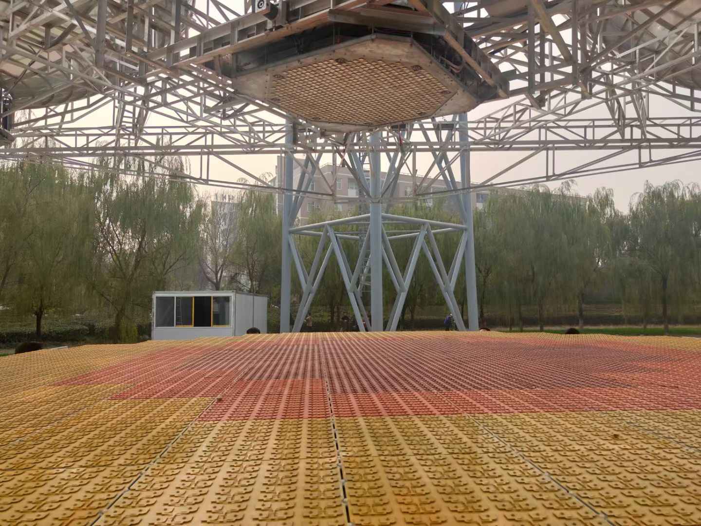 逐日工程发射与接收天线
