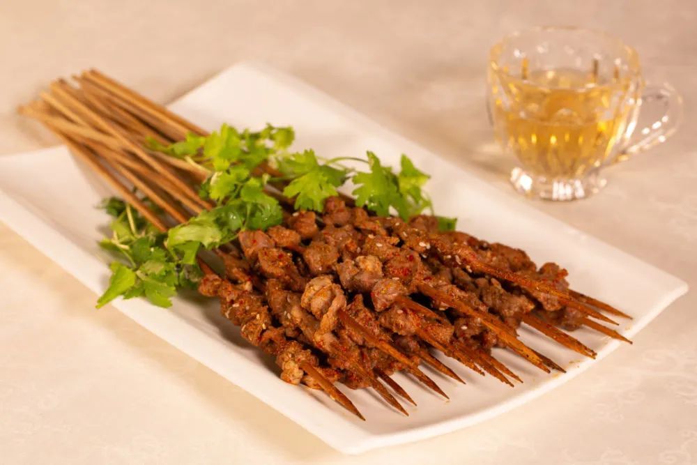 怎么切羊肉串的肉 F82279D67530B42041E0B39AF2043D01A76680A3_size75_w1000_h667.jpg