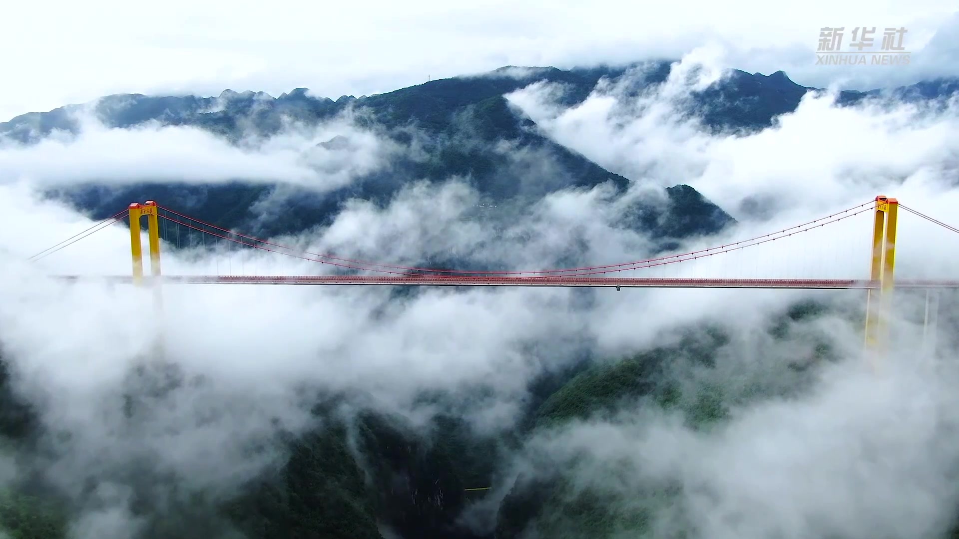 大美边疆|云雾中的云南宣威普立大桥
