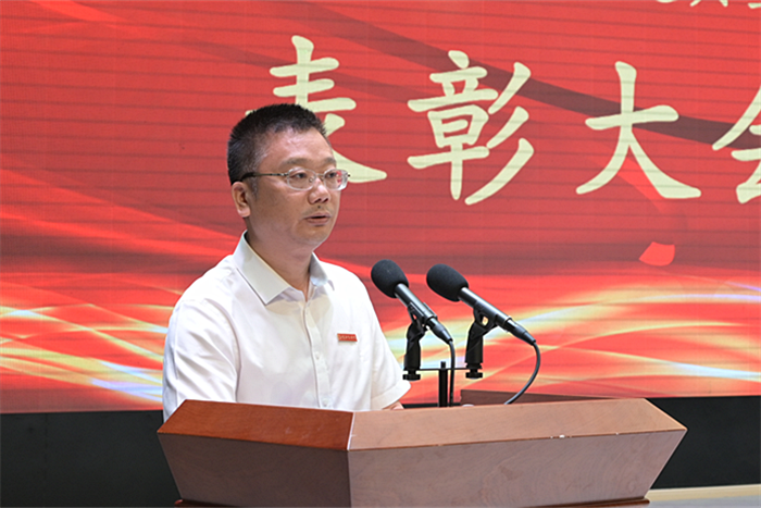 上饶师范学院举行志愿服务先进典型表彰大会