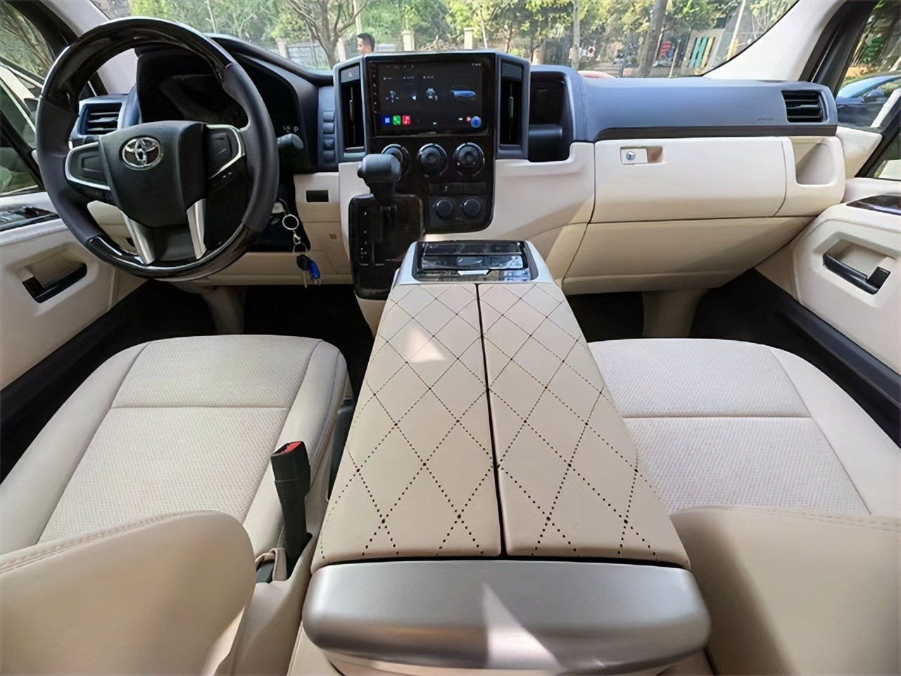 丰田海狮改装商务车开启大空间商务体验