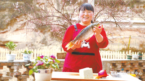 窑洞前做饭成网红陕北霞姐不忘初心