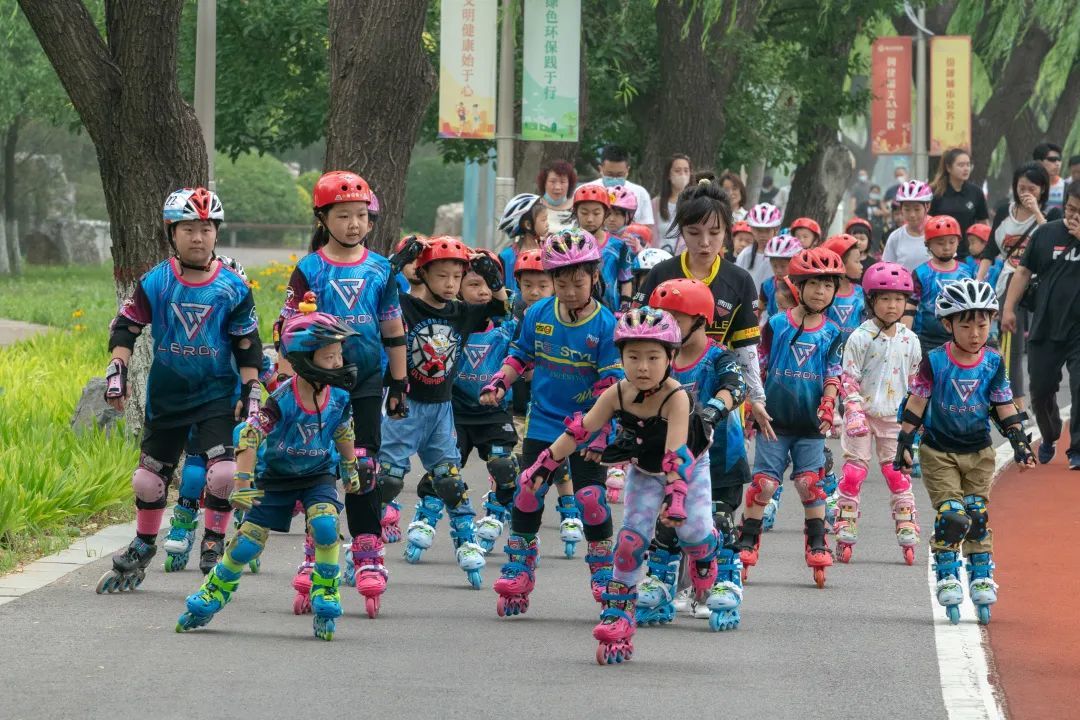 城市超级绿道活力系列赛启幕！一起看唐山娃萌翻南湖！