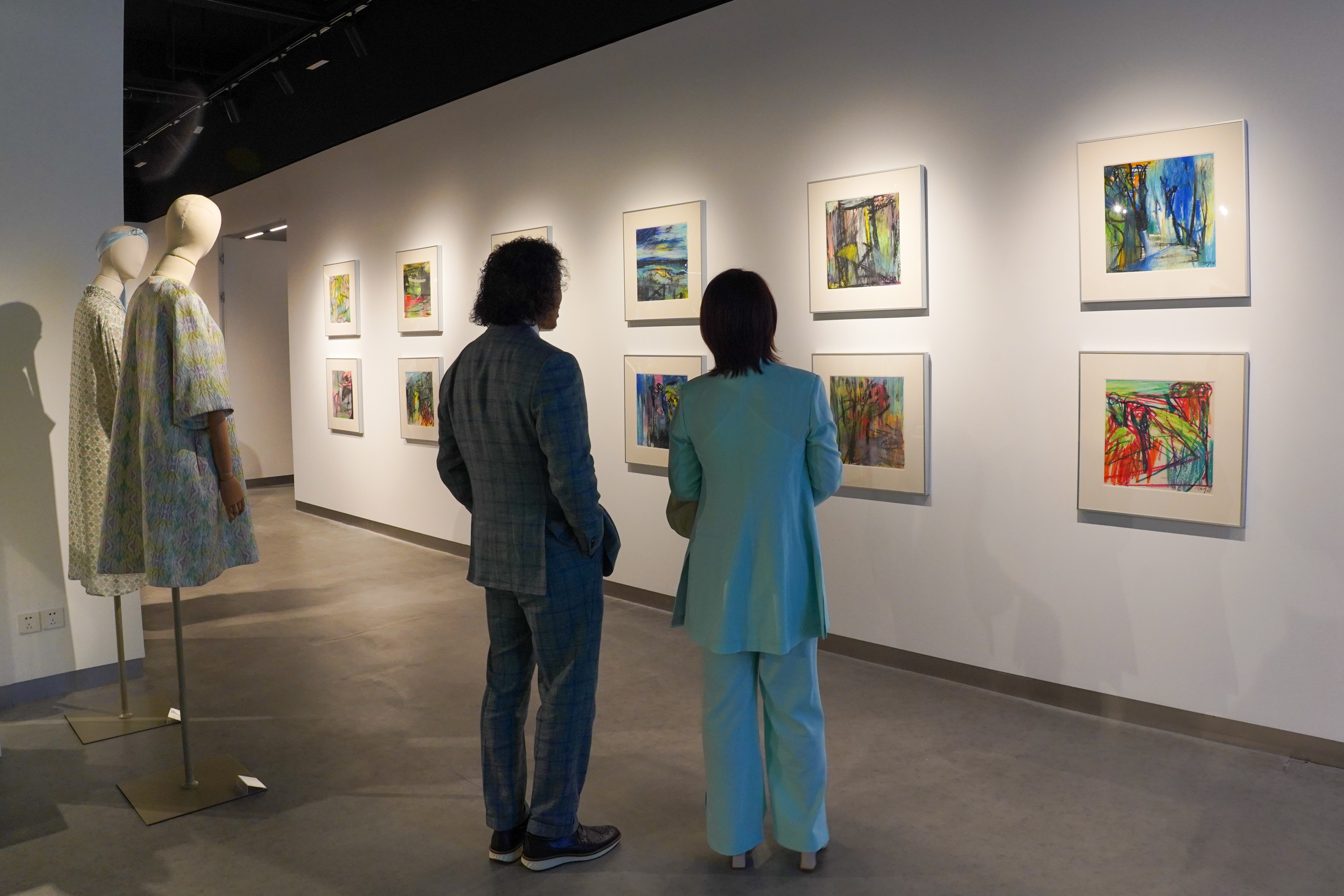 艺术与生活——Song of Song歌中歌&唐承华跨界时尚创意展在青岛海信广场开幕