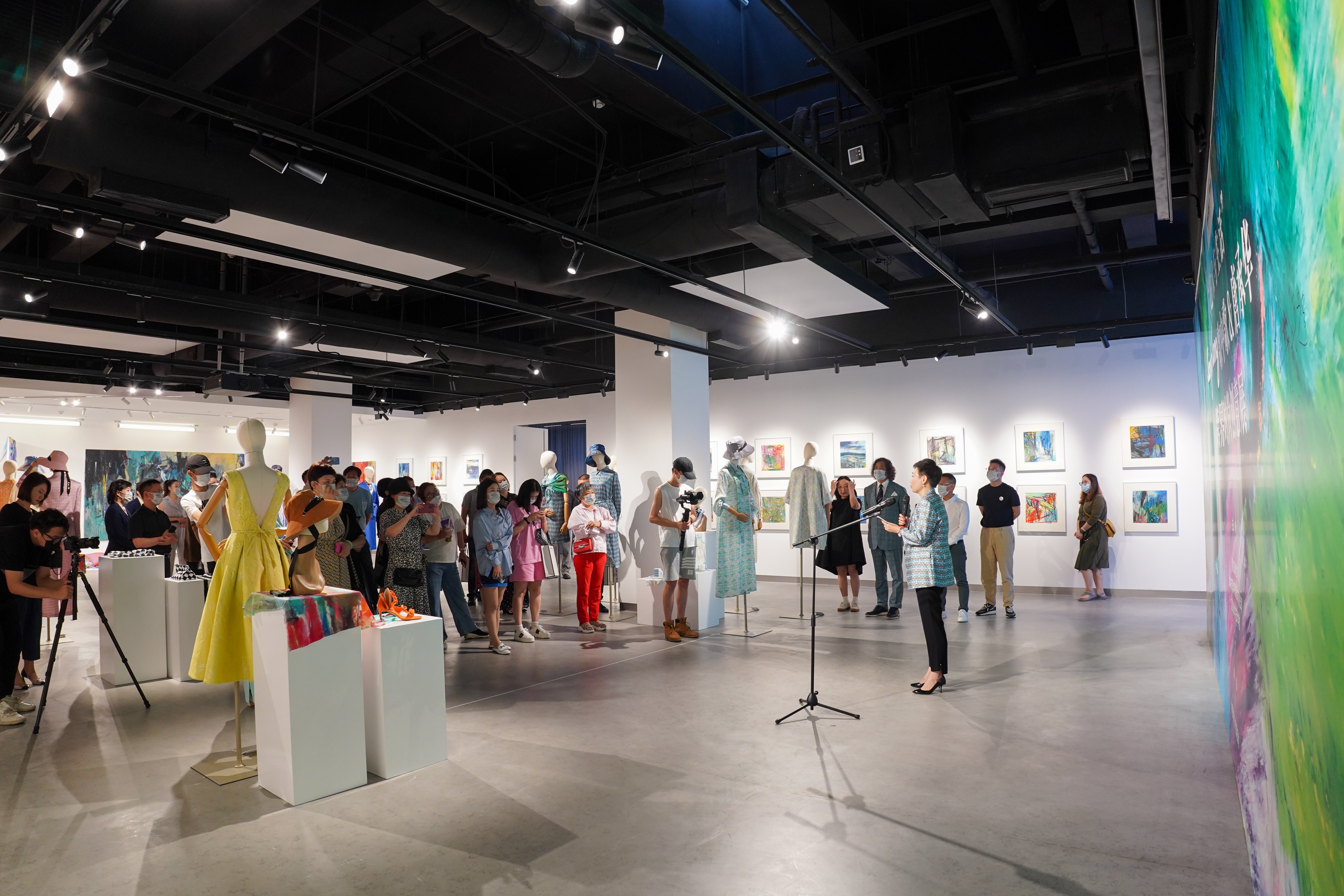 艺术与生活——Song of Song歌中歌&唐承华跨界时尚创意展在青岛海信广场开幕