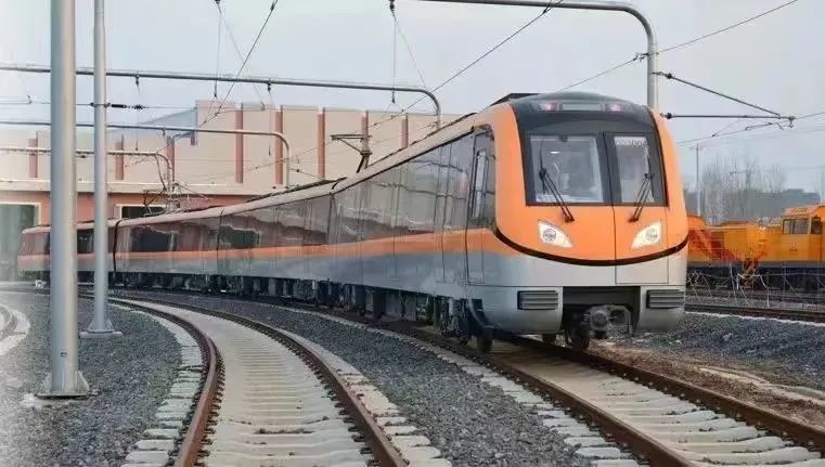 南京s8线南延工程已基本完成建设任务据"南京地铁"微信公众号发布消息