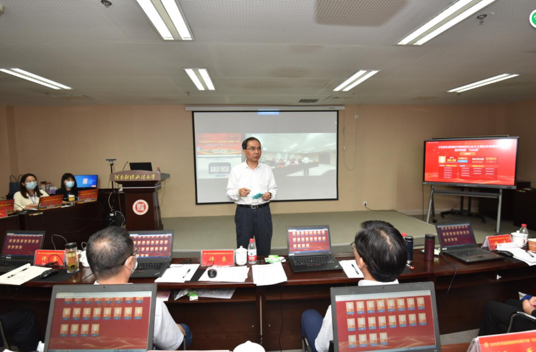 省委教育工委专职副书记尹洪斌在评审现场指导工作