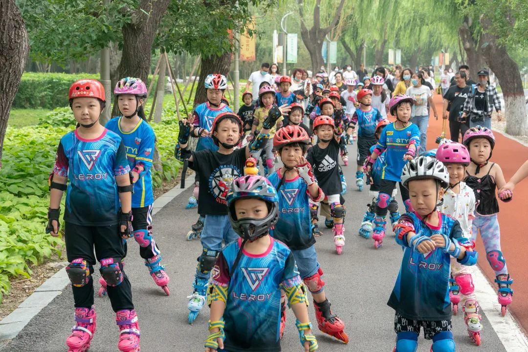 城市超级绿道活力系列赛启幕！一起看唐山娃萌翻南湖！