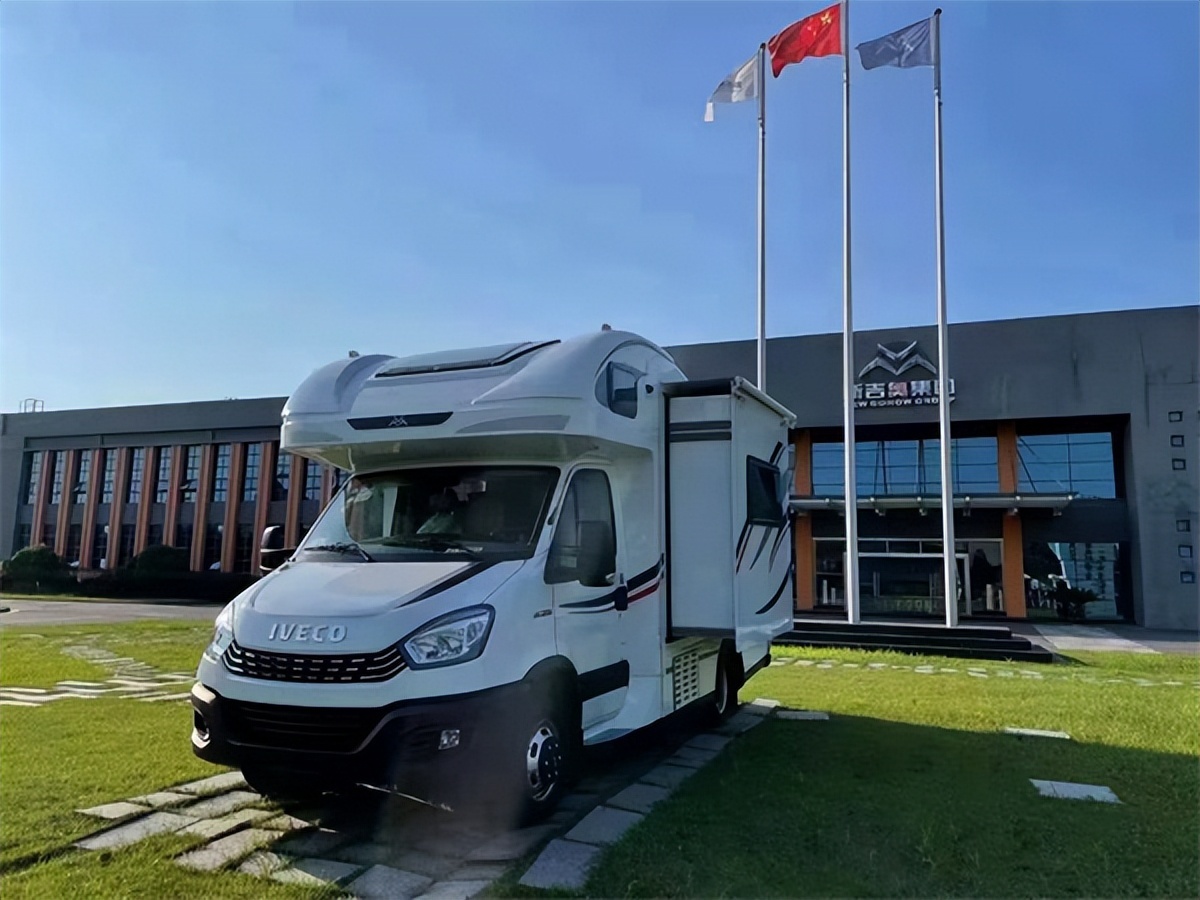 戴德云游·依维柯侧拓展房车,国六排放蓝牌c照仅需41.49w