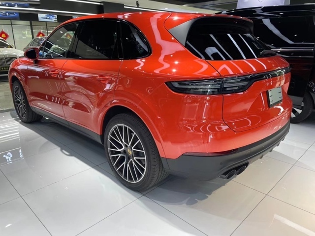 保时捷卡宴什么颜色好看卡宴熔岩红