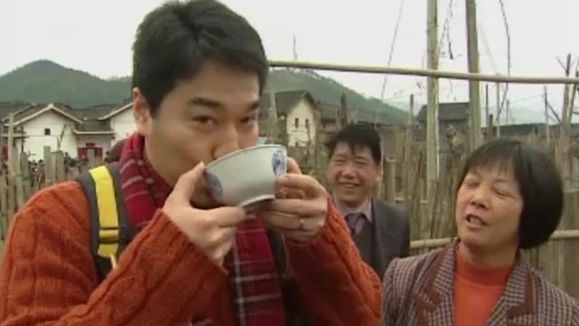 客家人传统婚俗：拜堂后婚宴用“葫芦”分盛糯米酒