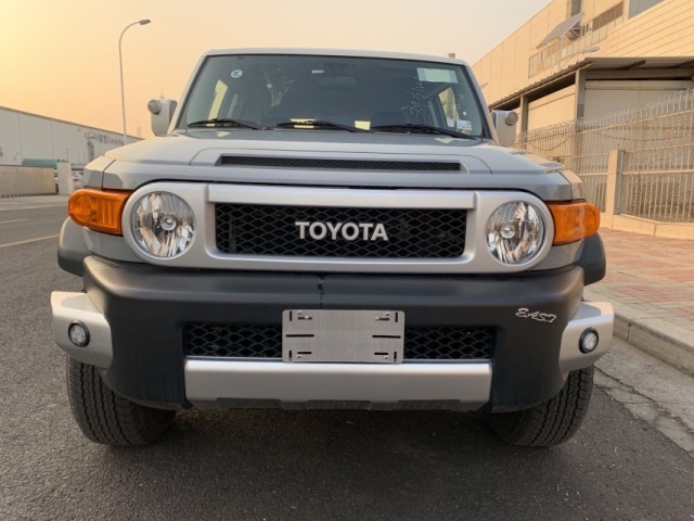 20款丰田fj酷路泽40现车包牌最低65万