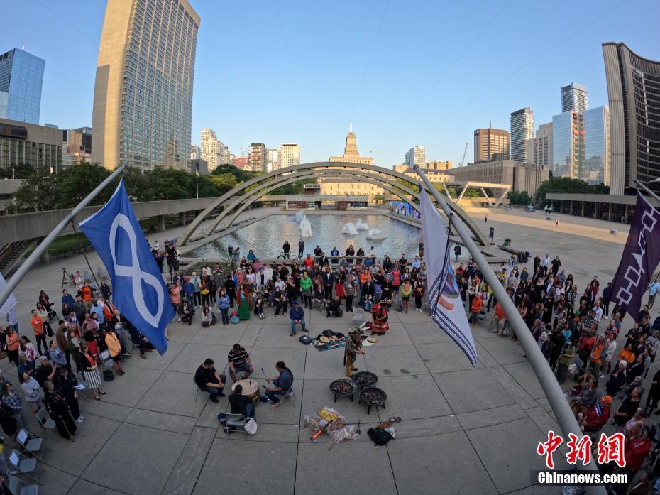 加拿大多伦多原住民举行日出仪式迎夏至