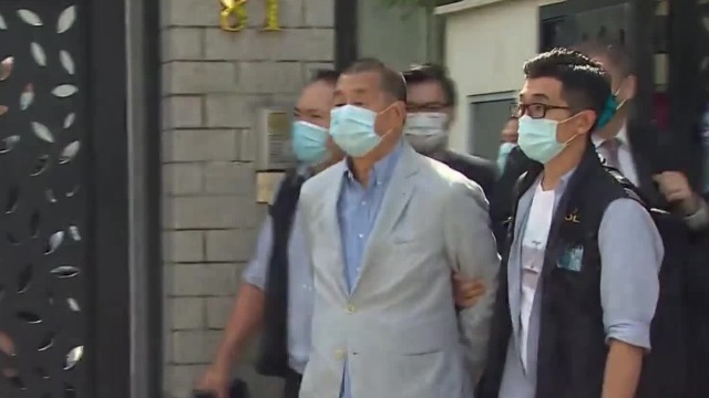 凤凰专访|梁振英：黎智英副手的乱港罪证 叠起来有2米高